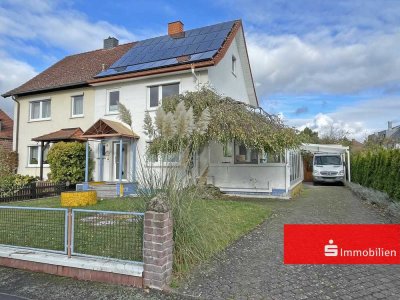 Ein schönes Zuhause für die Familie:
Attraktive Doppelhaushälfte mit Wintergarten