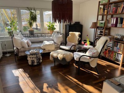 Vermietete 2 Zimmerwohnung mit S/W Balkon, EBK und Parkett in Seckbach