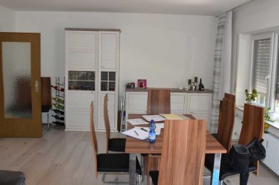 Gepflegte 2-Zi-ETW mit 85m² Wfl. in ruhiger, zentraler Lage - EBK - Stellplatz