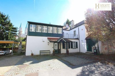 Romantische Villa wie aus der Toskana mit Pool, Whirlpool &amp; Traumgarten – mitten im Zentrum von Klosterneuburg