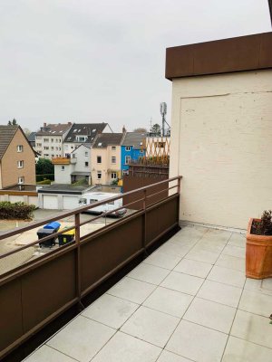 (Anfragen nur über Kontaktanzeige) Helle und schöne 3-Zimmerwohnung in Rheinnähe