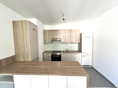 Schöne, helle Dachgeschossterrassenwohnung nahe dem Maurer Hauptplatz (!)