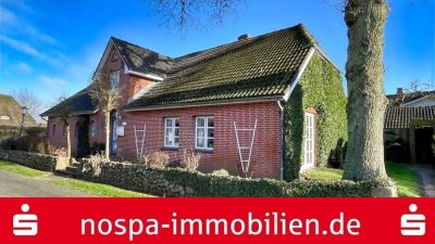 Einfamilienhaus mit Einliegerwohnung und Carport im Herzen von Oevenum
