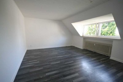 Dachgeschoss- Wohnung  2. OG ohne Balkon in MG- Odenkirchen neu zu vermieten!