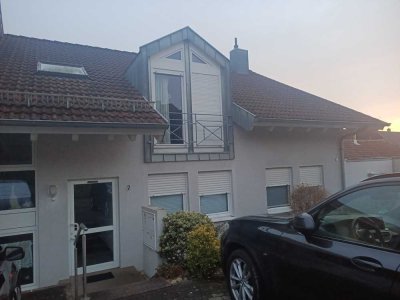 Helle 3-Zimmer Erdgeschosswohnung mit Balkon in Walzbachtal