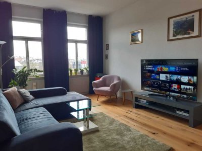 Exklusive,  4-Zimmer Altbau-Wohnung mit Burgblick