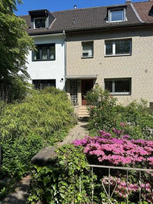 Charmantes Reihenmittelhaus mit viel Potential in grüner Lage von Köln Mehrheim