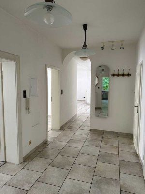 Nähe Klinikum! Nähe Stadt! Viel Platz für Ihre Familie!