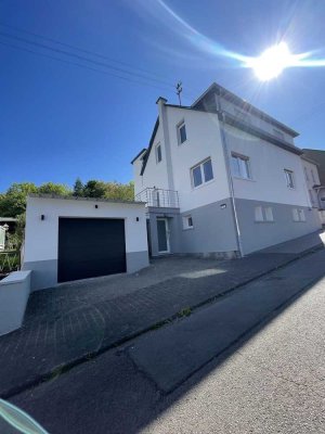 Top modernisiert und renoviertes Einfamilienhaus in ruhiger Seitenstraße zum Einzug bereit