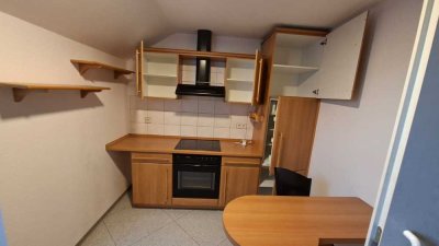 Große, günstige 3 Zimmer-Wohnung mit EBK