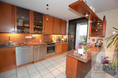 5815: Erkrath Unterfeldhaus! Sonnige 3-Zimmerwohnung mit Aufzug und zwei Loggien!