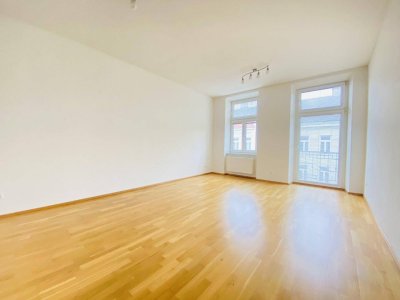 Zentrumsnahe 2-Zimmer Altbauwohnung + Balkon