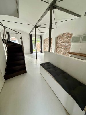 Stilvolles Reihenhaus im Loftcharakter mit Stellplatz in guter Lage!