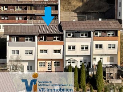 Zentral gelegenes Reihenmittelhaus mit herrlichem Ausblick in Gütenbach!