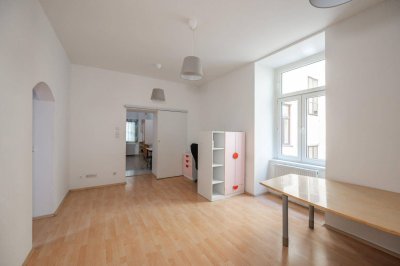 ++Ruhelage++ Charmante 4-Zimmer ALTBAU-Wohnung in aufstrebender Lage!