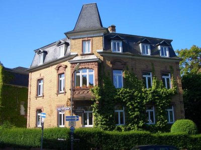 5 ZW Altbau mit Garten: Verkehrsgünstig im Grünen mit Traumblick