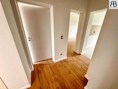 Kernsanierte 4 Zimmer Altbau-Wohnung mit Küche, Gäste-WC und Balkon in Köln Marienburg