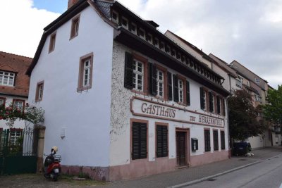 Historisches Stadthaus mit Innenhof | Herz der Heidelberger Altstadt | Fachwerkcharme & Gestaltungsp
