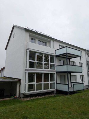 modernisierte Wohnung 3 ZKB 1. OG + großer Balkon *provisionsfrei*