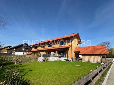 Energieeffizienz und Komfort: Traumhaftes Wohnen mit Alpenblick in idyllischer Doppelhaushälfte