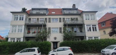 Lichtdurchflutete 5 Zimmer Wohnung mit Balkon