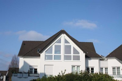 4-Zimmer-Wohnung mit gehobener Innenausstattung mit Dachterrasse im Bochumer Süden