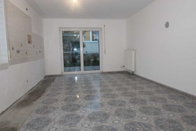 Gepflegte 3-Zimmer-Wohnung mit Einbauküche und Terrasse zu vermieten.