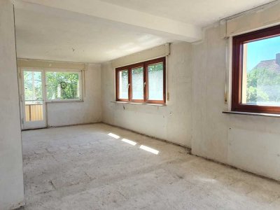 ENTKERNTES ZWEIFAMILIENHAUS, voll unterkellert, 2 Balkone, Bühne ausbaubar -  224-25