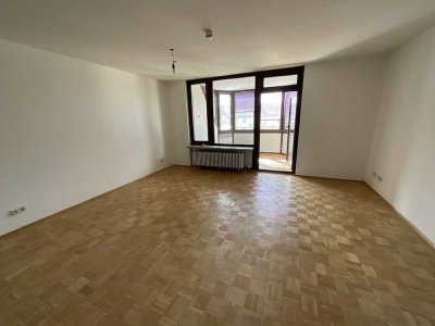Großzügige 3-Zimmer-Wohnung mit Wintergarten in Nürnberg Steinbühl