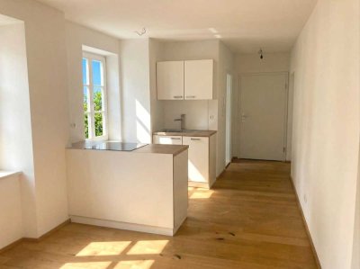 ***SANIERTER ALTBAU*** - Geräumiges Apartment in der Straubinger Innenstadt