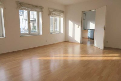 +2 Zimmer Wohnung mit ca. 45 QM+ unmittelbare Nähe zur RWTH+Dachterrassen-Mitbenutzung+