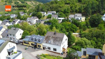 Großzügiges Familienzuhause oder solide Kapitalanlage mit zwei Wohnungen in ruhiger Lage von Fell!