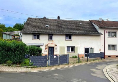 Nanzdietschweiler - Ehemaliges Bauernhaus mit Garage in ruhiger Lage