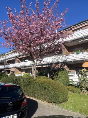 *Provisionsfrei* schöne Erdgeschosswohnung auf zwei Etagen in ruhiger Sackgasse von Krefeld Bockum