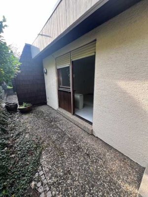 Modernisierte 2-Raum-Wohnung mit Balkon und Einbauküche in Gerlingen
