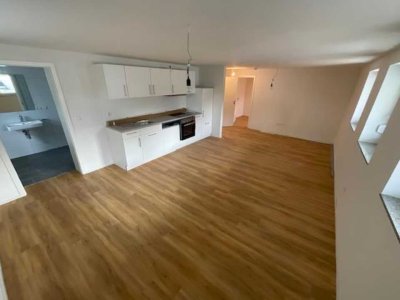 2 Zimmer Wohnung in ruhiger Nebenstrasse