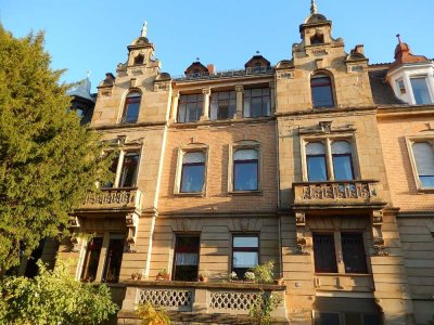 Stilvolle Altbauwohnung, neu renoviert, in ruhiger zentrumsnaher Lage