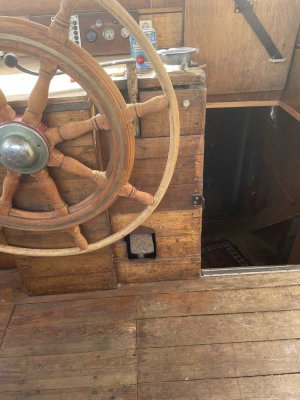 Historisches Wohnschiff zu verkaufen - Liegeplatz im Zentrum von Berlin