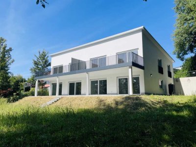 Erstbezug! 3-Zimmer Wohnung im Souterrain mit großem Garten in gehobener Wohnsiedlung von Mainburg!