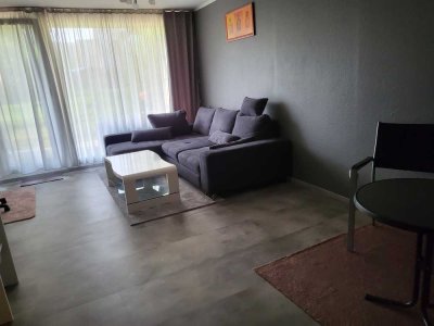 450 € - 44 m² - 1.0 Zi.
Voll möbliert, mit Einbauküche 
Terrasse mit kleinen Garten. 
Design Boden.