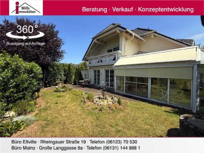 Großzügiges, freistehendes Architektenhaus mit super schönem Garten und tollem Blick in Weinbe