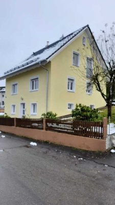Freistehendes, vollständig renoviertes 6-Raum-Einfamilienhaus mit EBK in Ochsenhausen