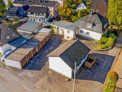 Gewerbeareal am Stadtwald in Bergneustadt, bestehend aus 2 Gebäuden, 9 Einzelgaragen u. 1 LKW-Garage