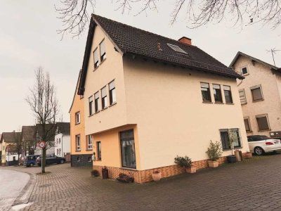 Nobelino.de - schönes & gepflegtes Einfamilienhaus mit Dachterrasse in Hungen