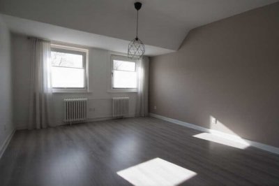 Helle 3-Zimmer Dachgeschosswohnung in Hamburg-Eißendorf