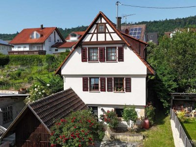 Einziehen & Wohlfühlen! Modernisiertes Einfamilienhaus im Stil eines historischen Fachwerkhauses