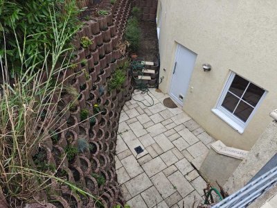 Charmante 2-Zimmerwohnung mit Terrasse in ruhiger Feldrandlage von Harxheim
