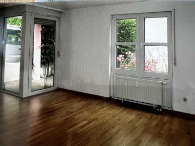 Charmantes 1-Zimmer-Apartment in Neustadt mit Terrasse, Garten und Tiefgaragen Stellplatz ab 01.06.