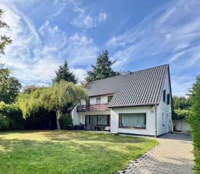 Modernisiertes Einfamilienhaus (2011) auf 1.000 m² Grundstück in Toplage des Neusser Stadionviertels