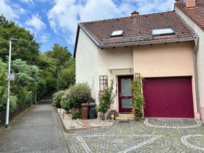 Reiheneckhaus mit 130 m² Wohnfläche, 73 m² Nutzfläche und Südwest-Garten